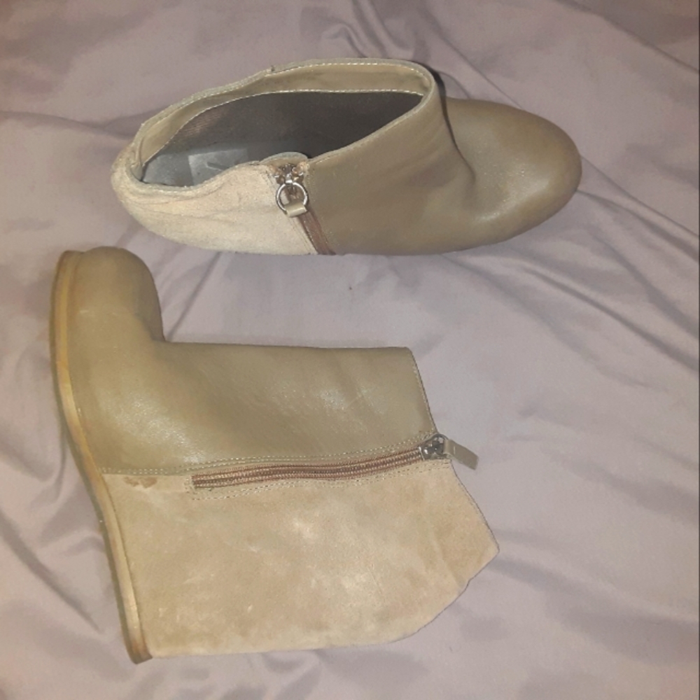 Dolce Vita brand tan zip up wedges